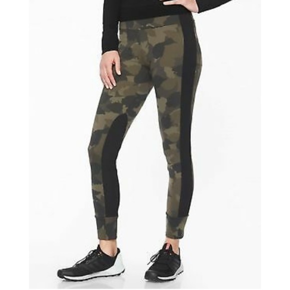 Athleta Pants - Athleta Essex Hybrid Camo Tight
